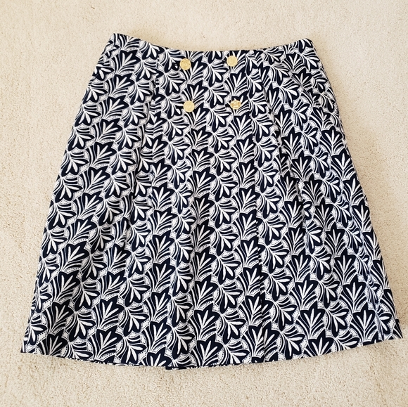 Draper James Dresses & Skirts - Draper James Blue/White Patterned Skirt sz2